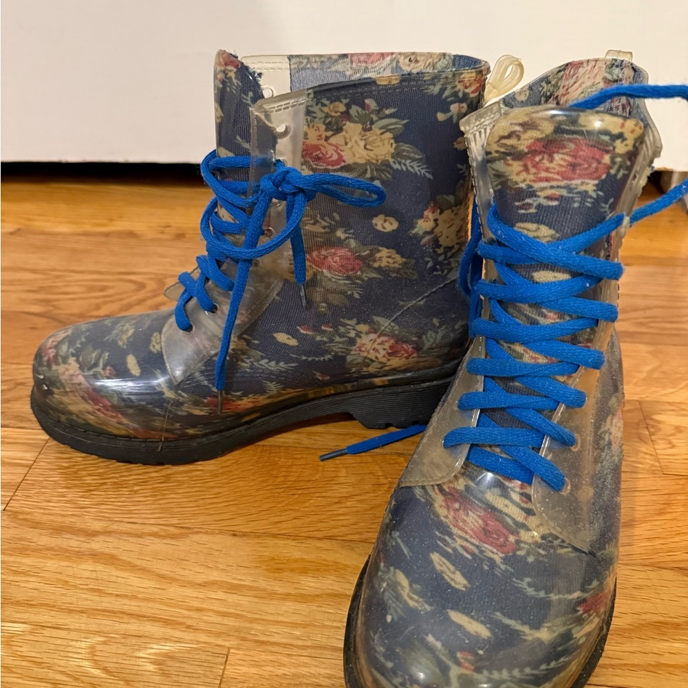 Vintage Floral Lace-Up Women's Boots